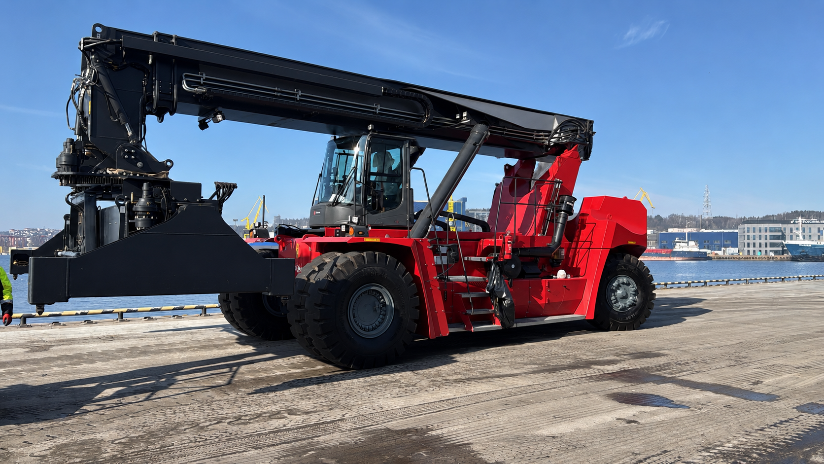 Reachstacker portowy